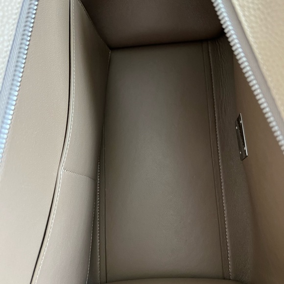 Celine Trapeze small bag in dune color - Picture 9 of 15